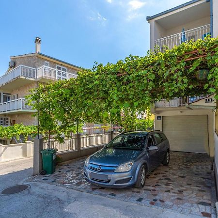Lovely Apartment In Stobrec With Wifi スプリト エクステリア 写真