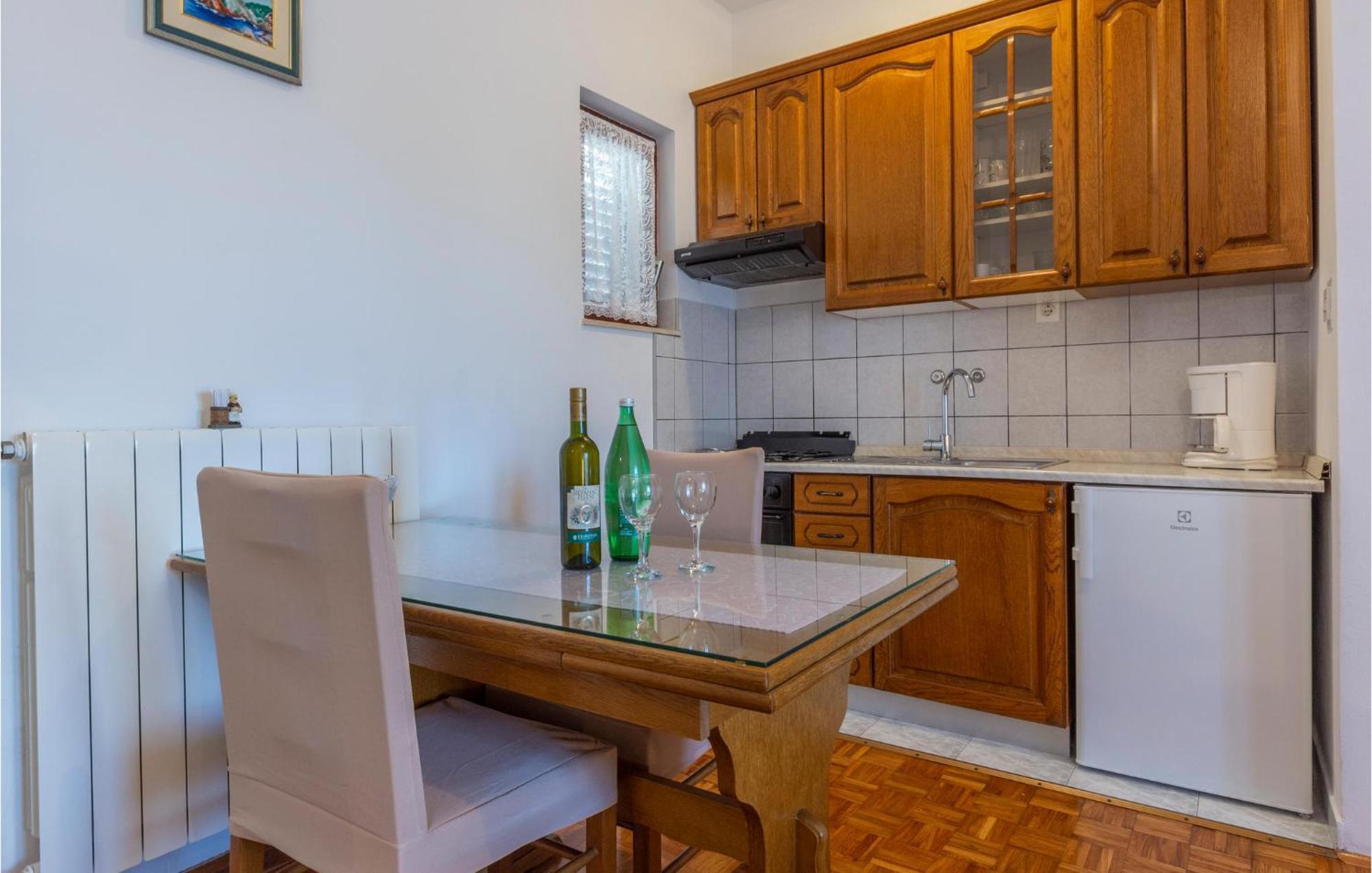 Lovely Apartment In Stobrec With Wifi スプリト エクステリア 写真