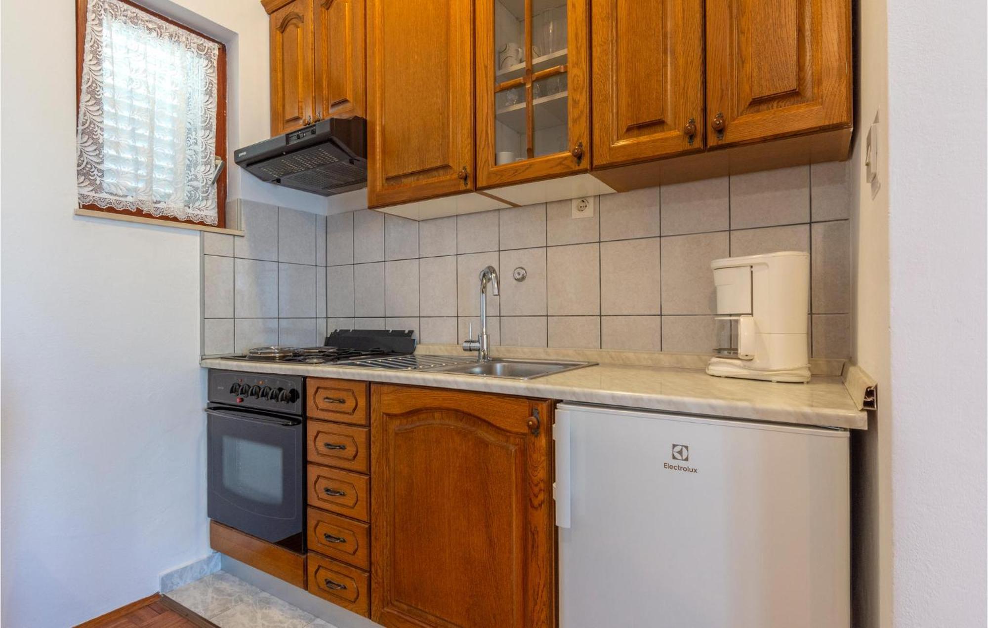 Lovely Apartment In Stobrec With Wifi スプリト エクステリア 写真