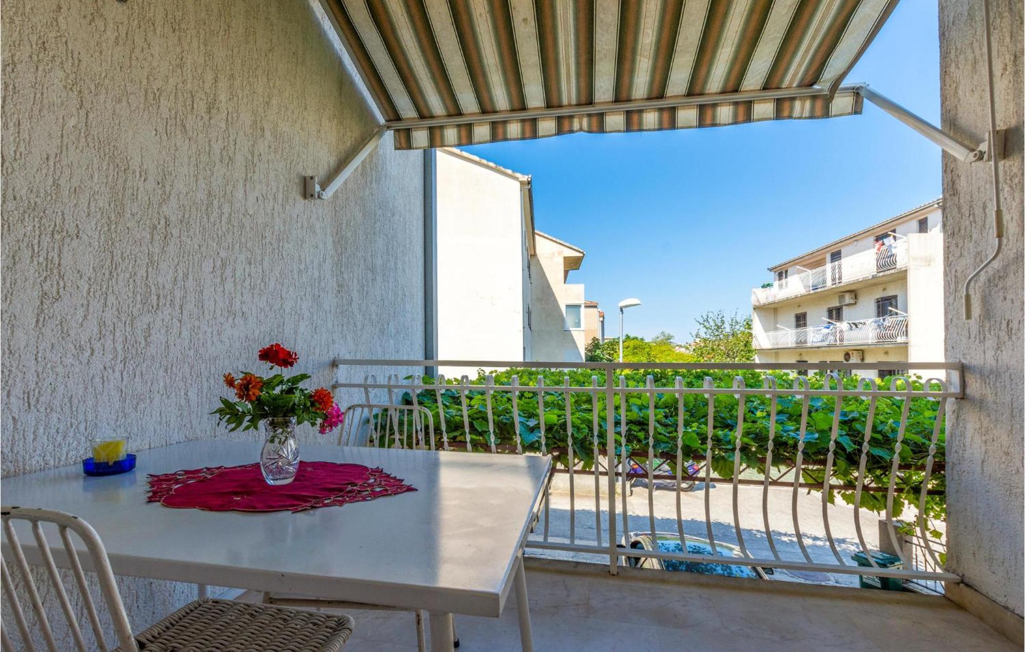 Lovely Apartment In Stobrec With Wifi スプリト エクステリア 写真